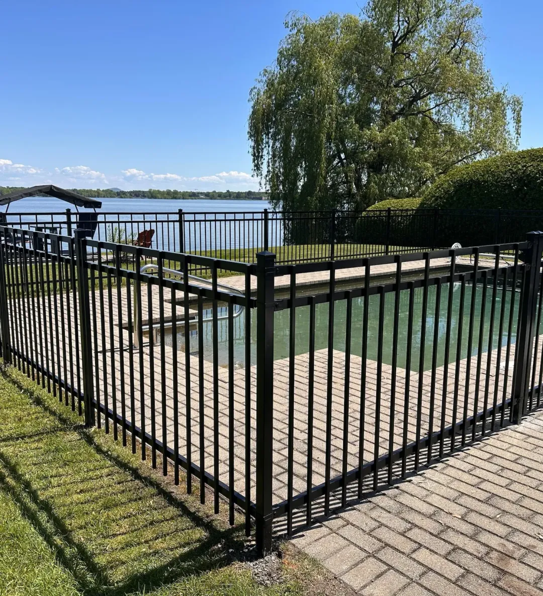Ornamental aluminum fence