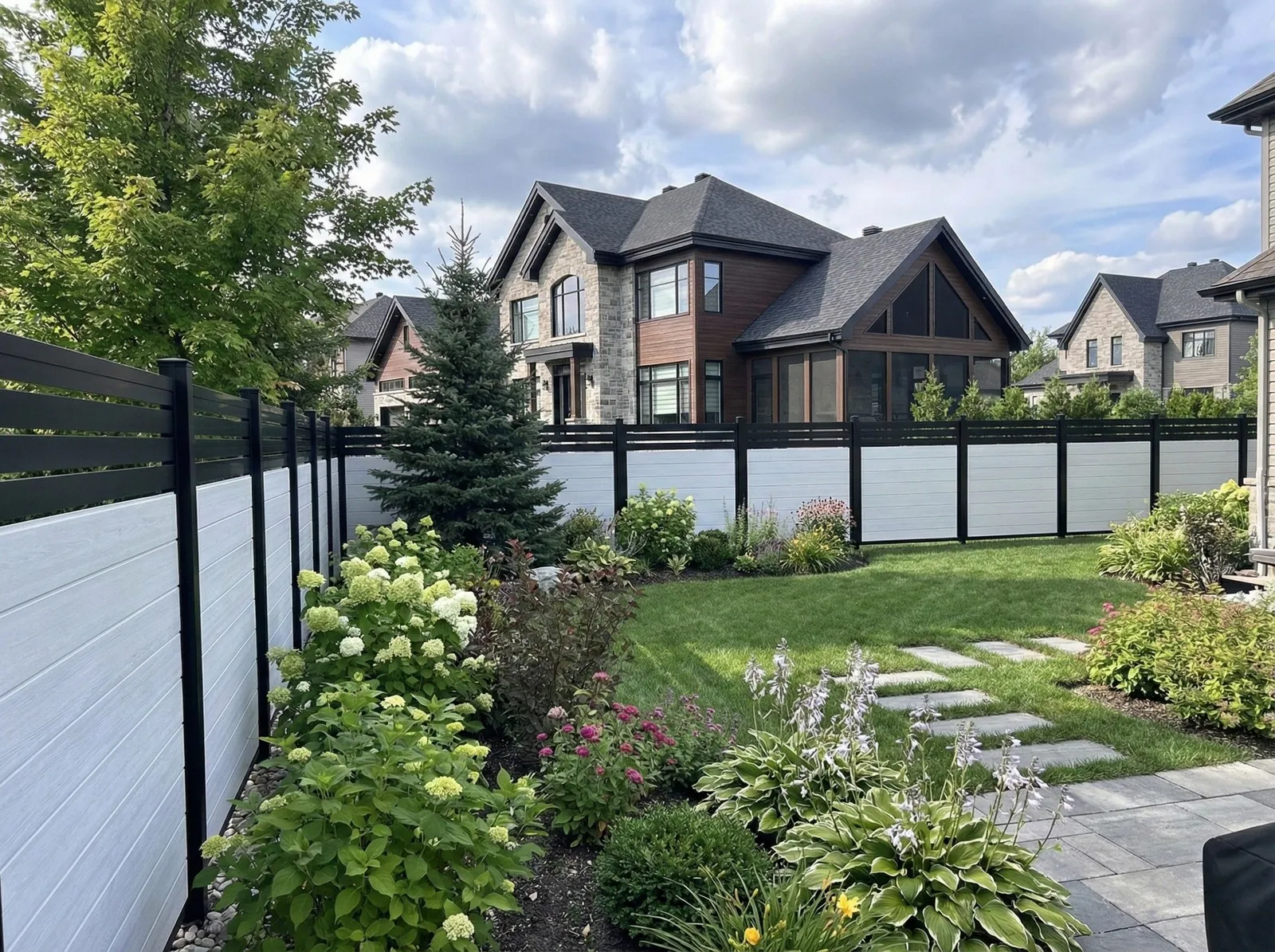 Fence installation process in Beloeil